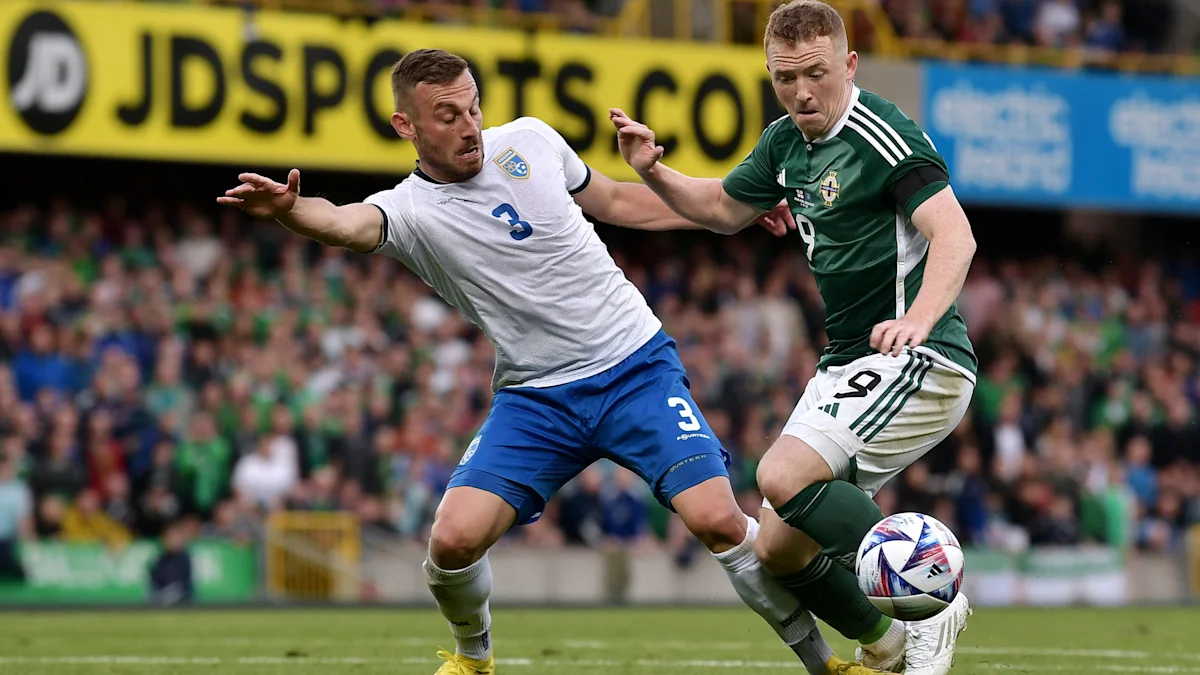Republik Irlandia vs Israel: Armband Hitam Jadi Sorotan